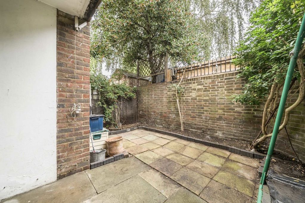 Property photo 2 of 7