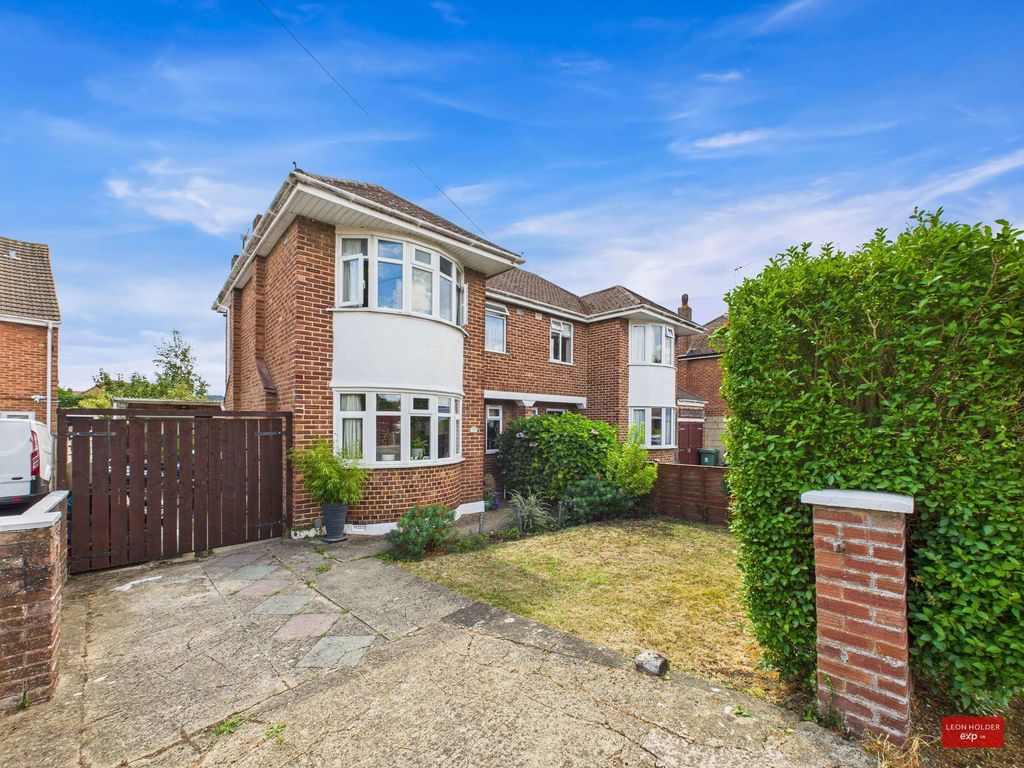 Property photo 2 of 31