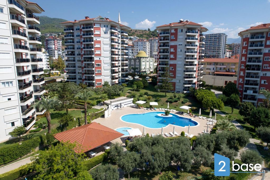 Property photo 2 of 32