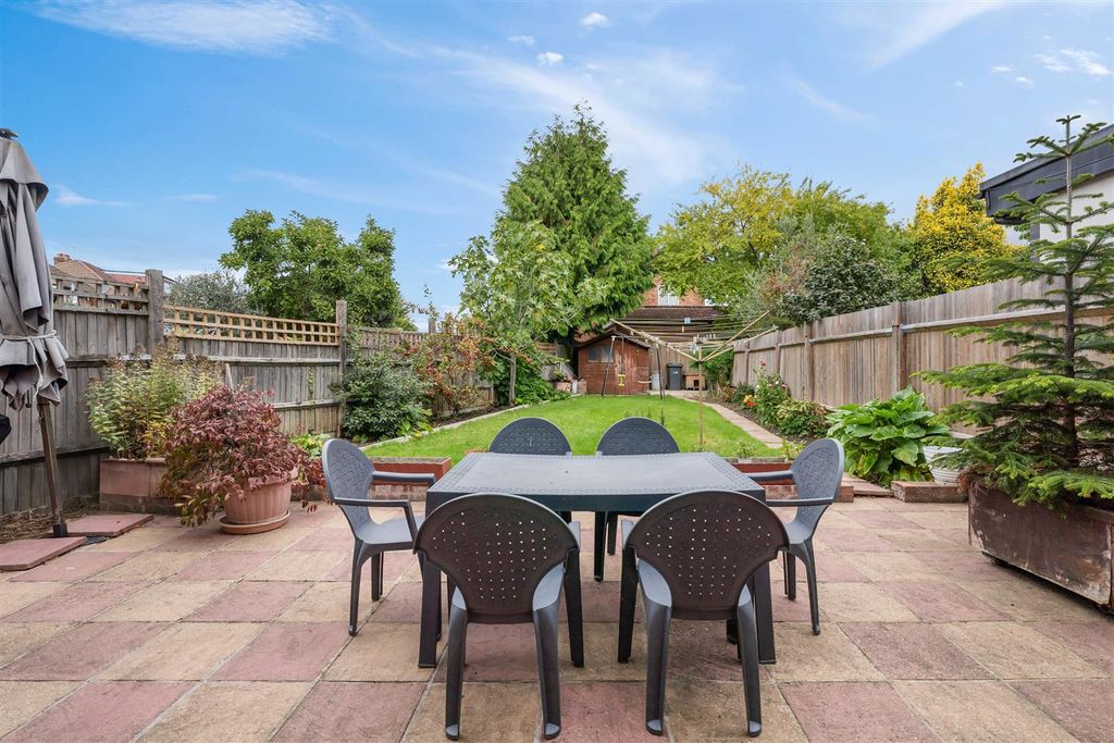 Property photo 2 of 22 Bramley Road-No Watermark-18.Jpg