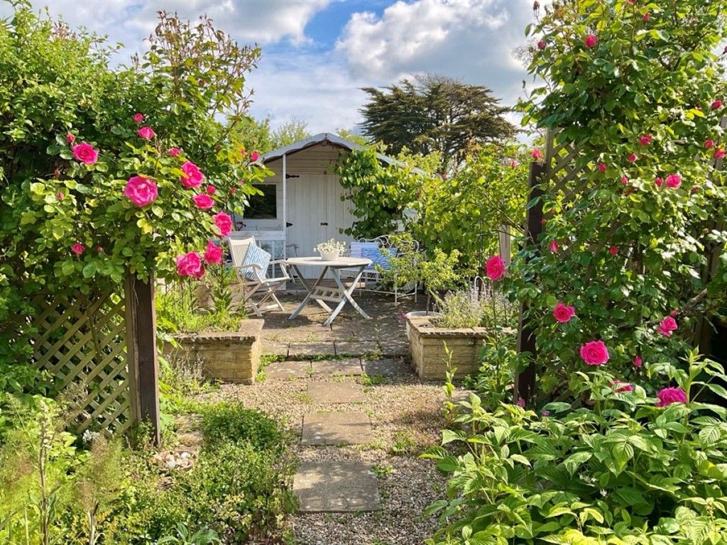 Property photo 3 of 15 Summerhouse