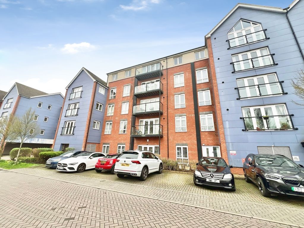 Property photo 1 of 18 External