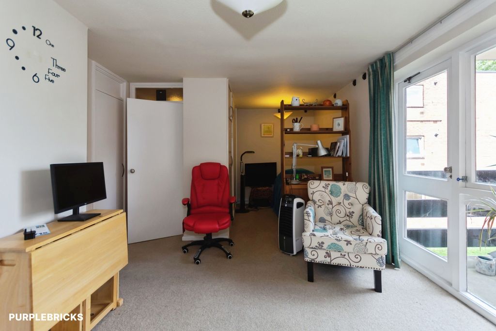 Property photo 3 of 10