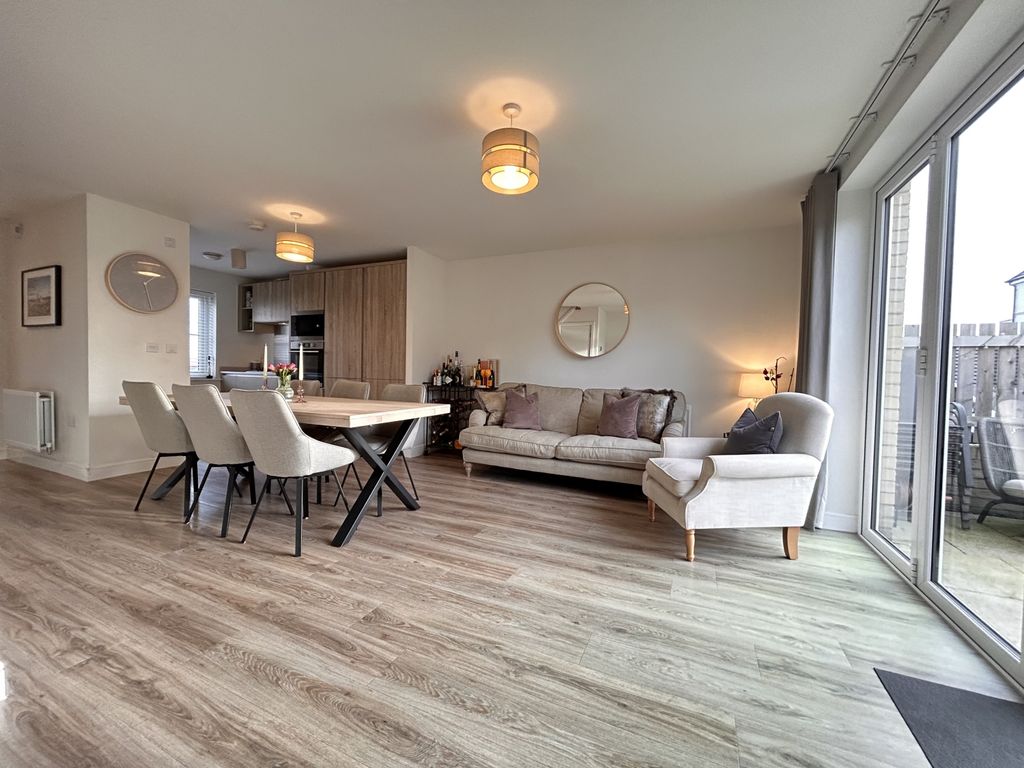 Property photo 3 of 23 Img_6347