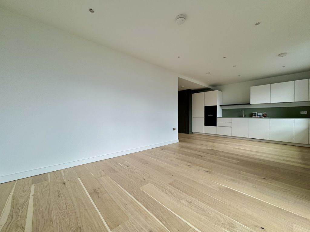 Property photo 3 of 18 Gallery