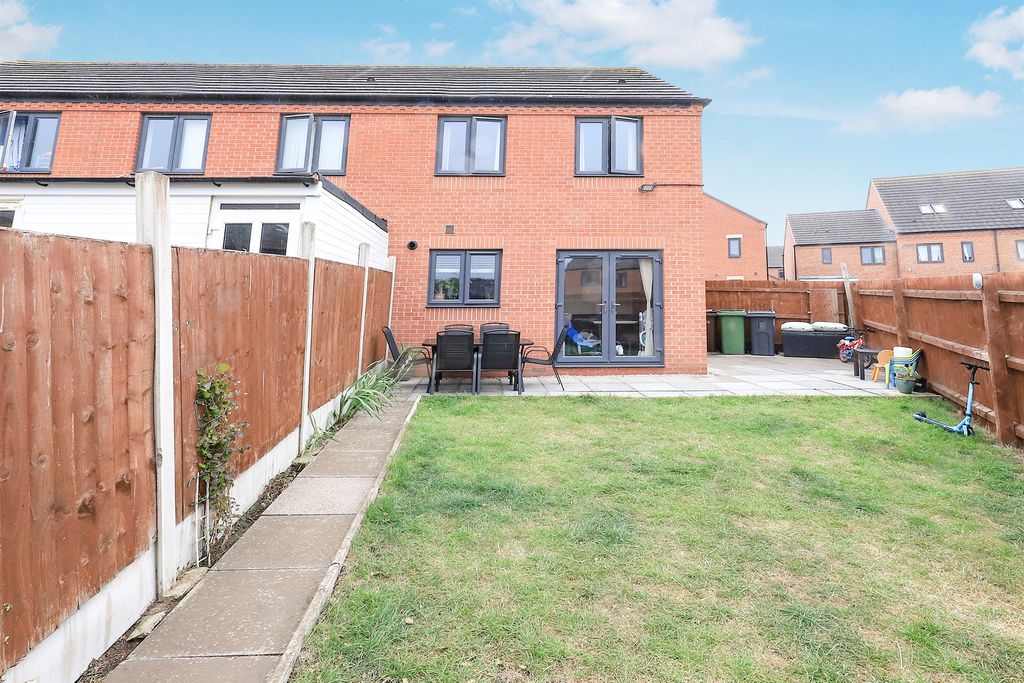 Property photo 2 of 14