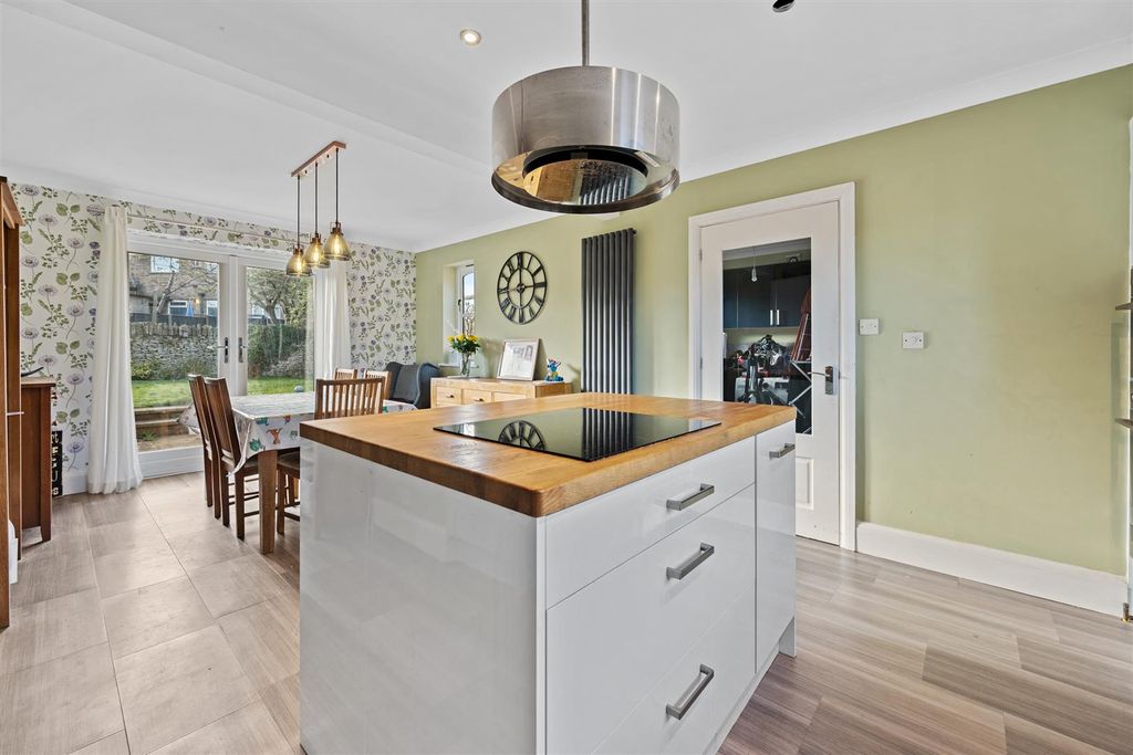 Property photo 2 of 29 2Ahighstweb10.Jpg