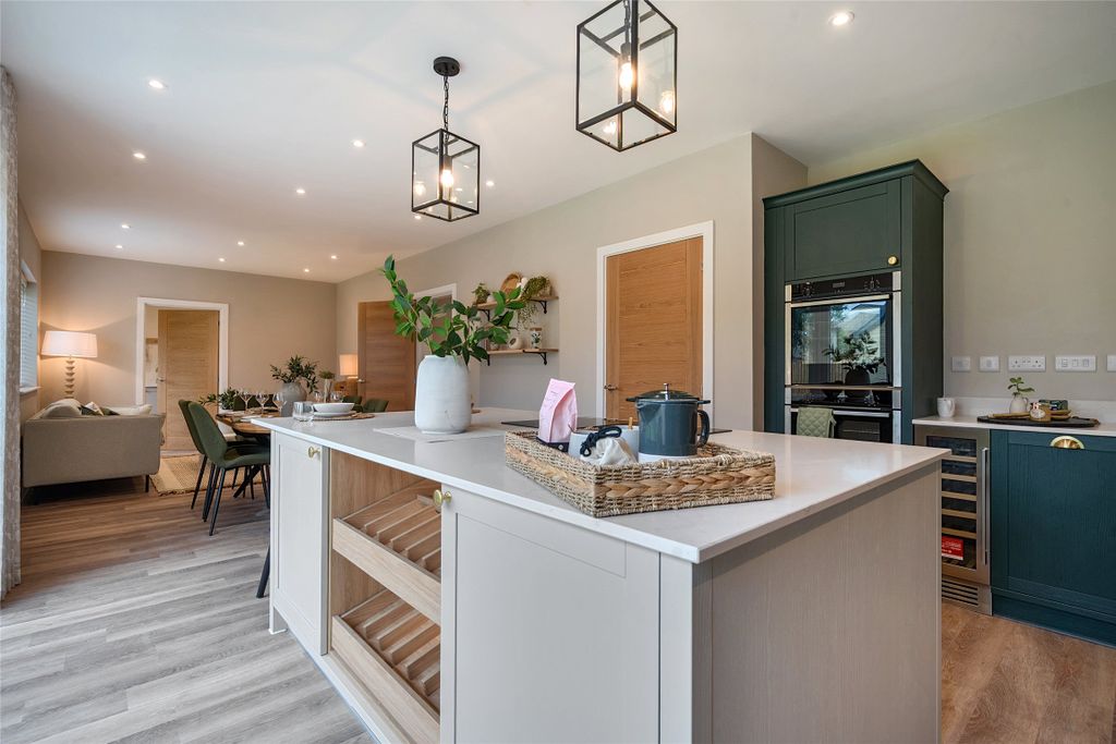 Property photo 2 of 15 Show Home