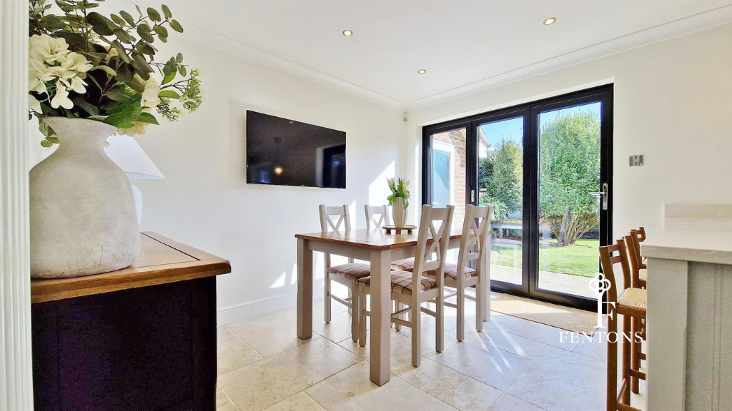Property photo 2 of 32 Dining Room