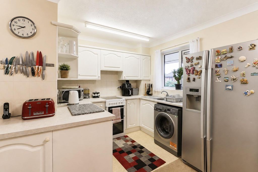 Property photo 2 of 11