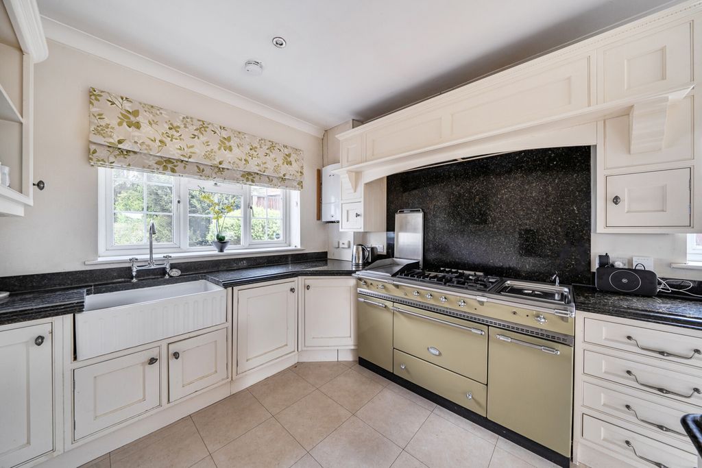 Property photo 3 of 21 1454507-14-69Fc83...