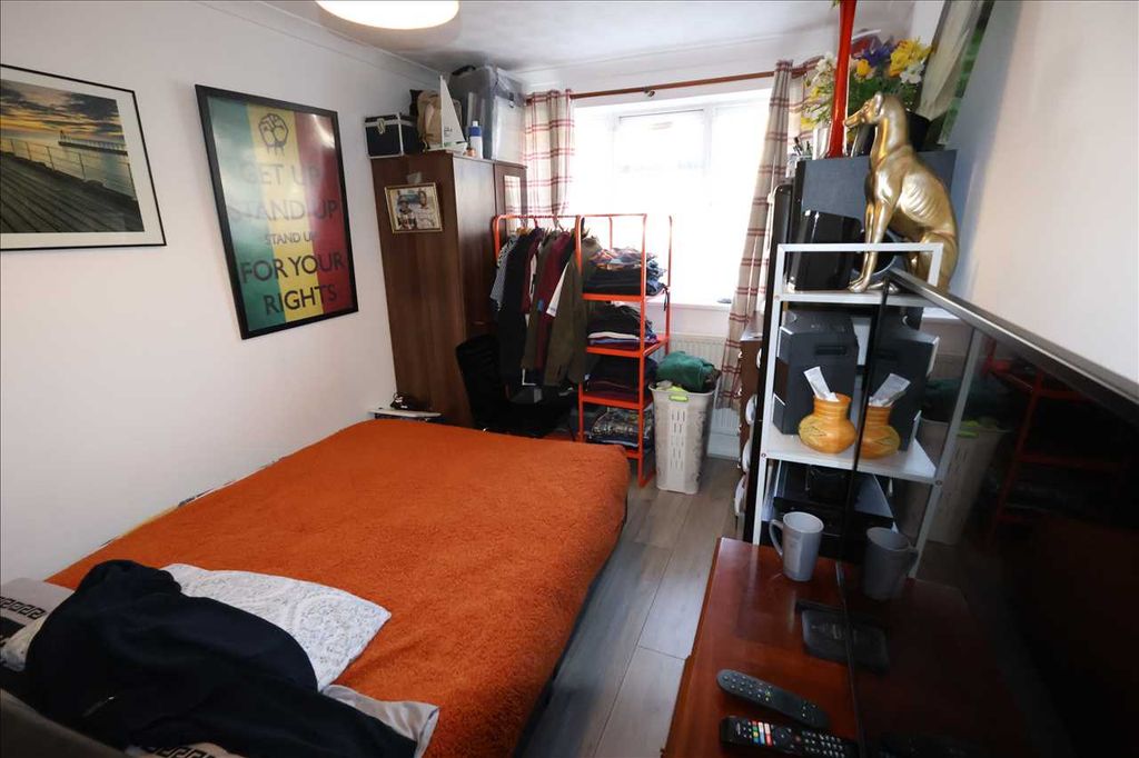 Property photo 2 of 14 Room One