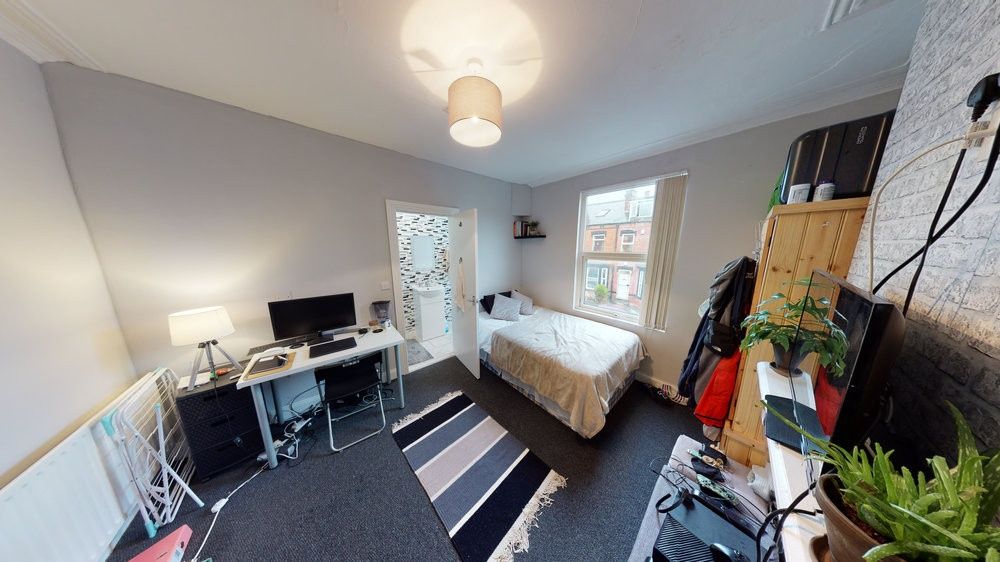 Property photo 1 of 26 Bright And Cozy Bedroom Featuring A Double Bed, Am...