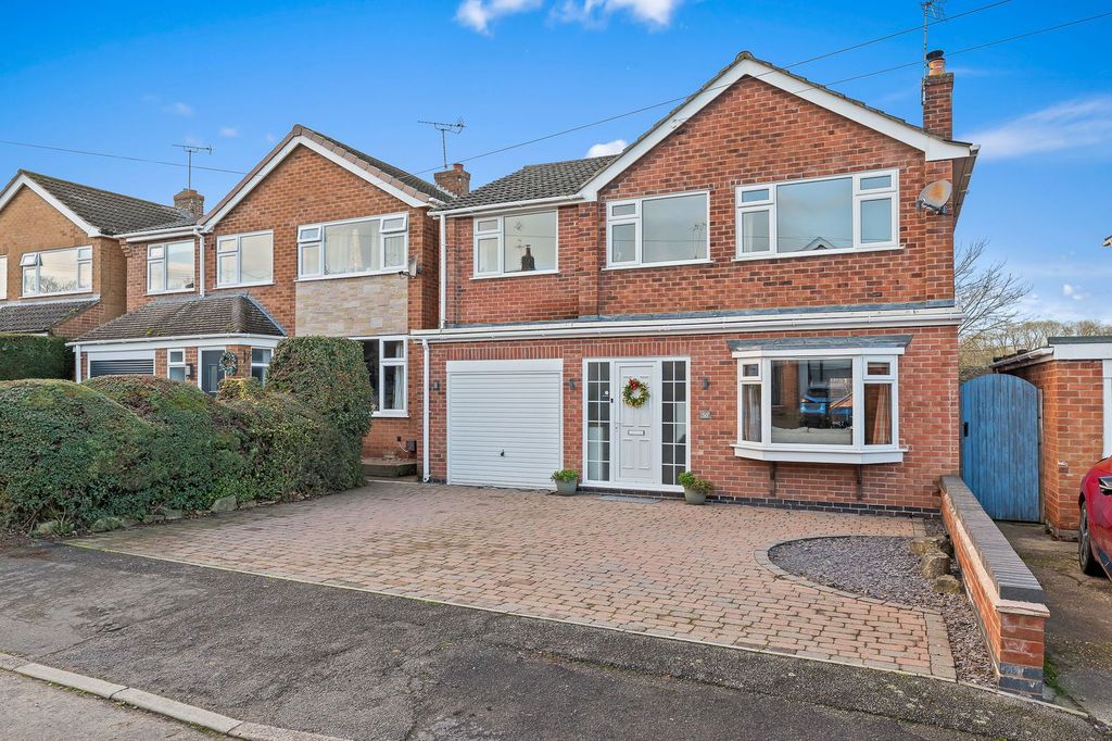 Property photo 1 of 33