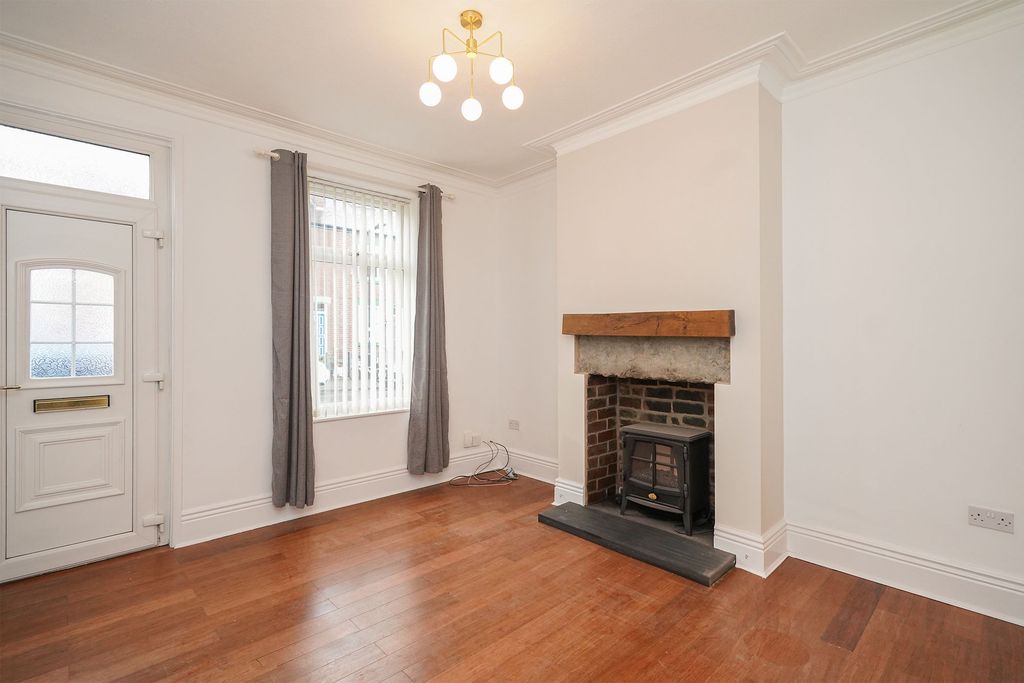 Property photo 3 of 12