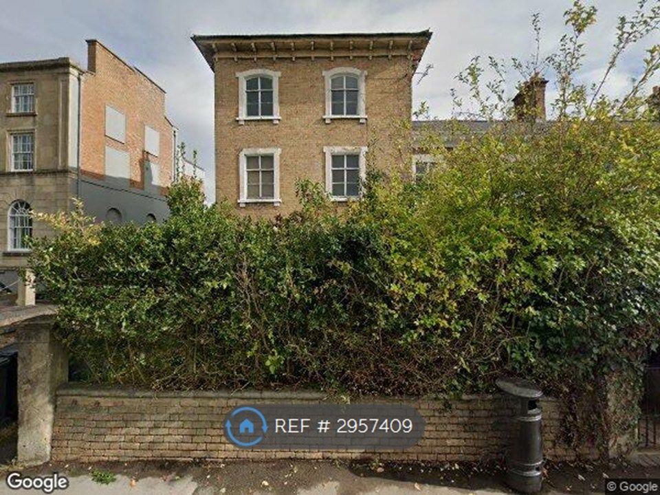 Property photo 2 of 17