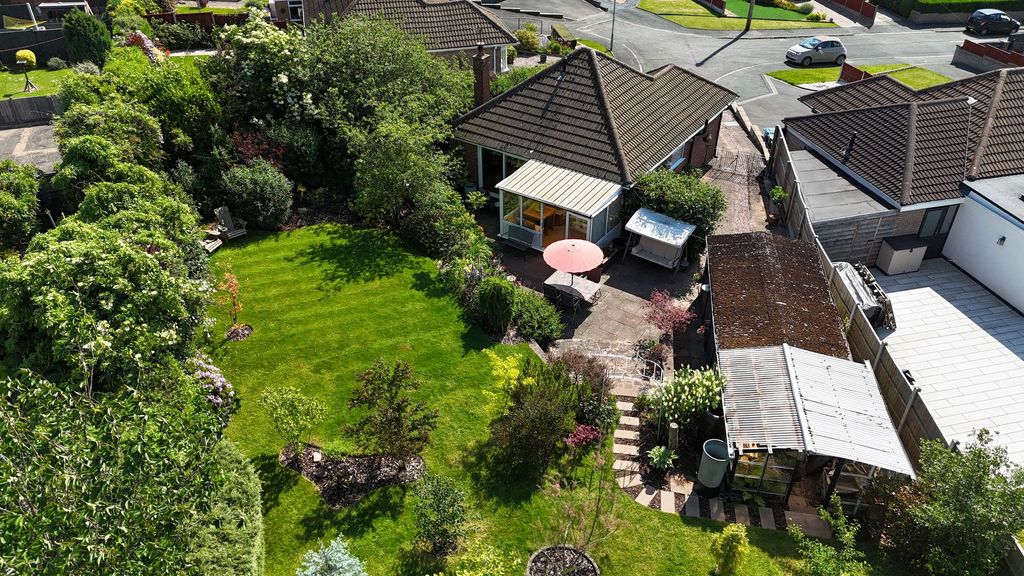 Property photo 2 of 39