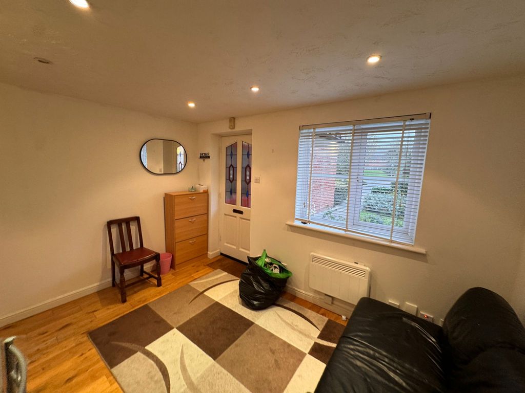 Property photo 1 of 23 A Lovely 3 Bedroom Flat Available To Let In Chingford