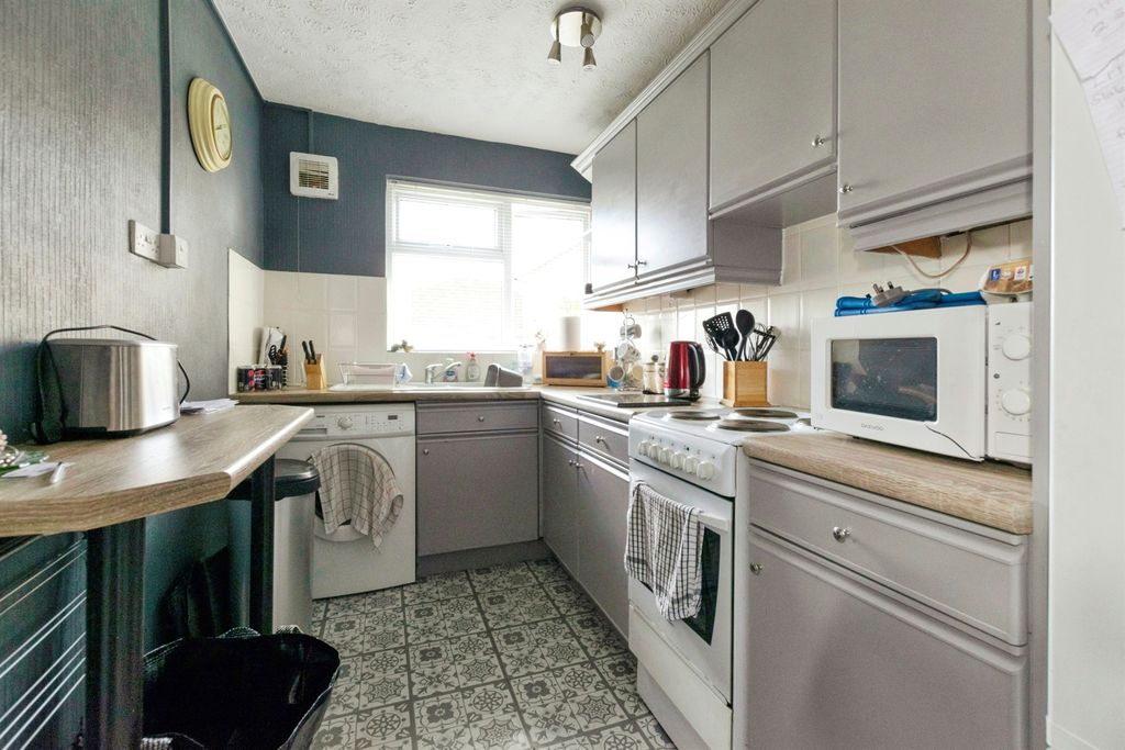 Property photo 3 of 15