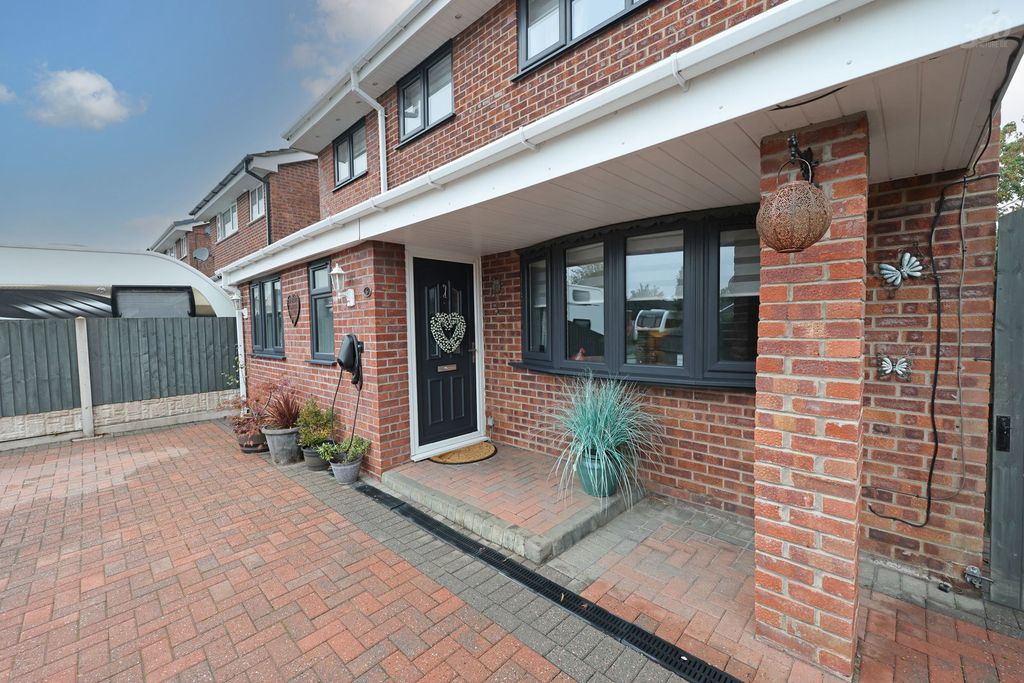 Property photo 2 of 35