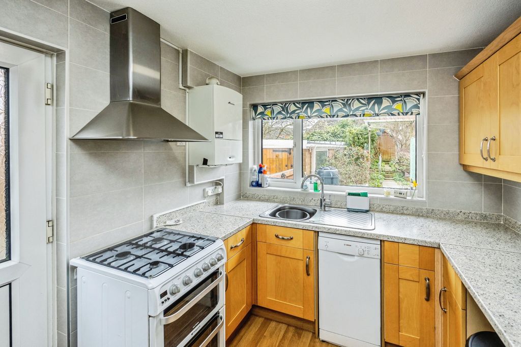 Property photo 2 of 20 Kitchen