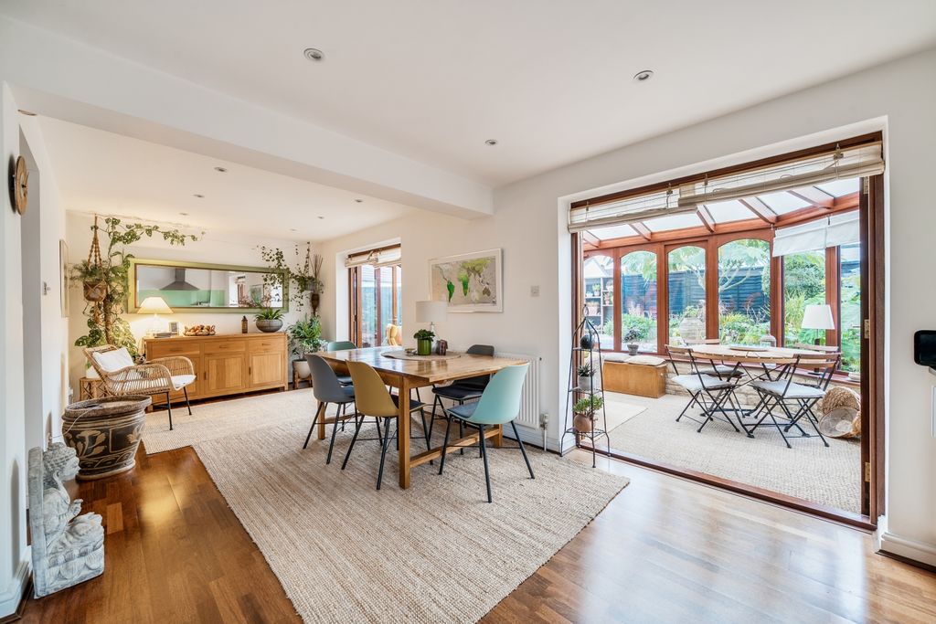 Property photo 2 of 20 1369975-16-68F14721Cf6Bf