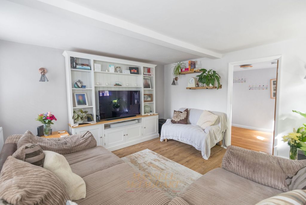 Property photo 3 of 19