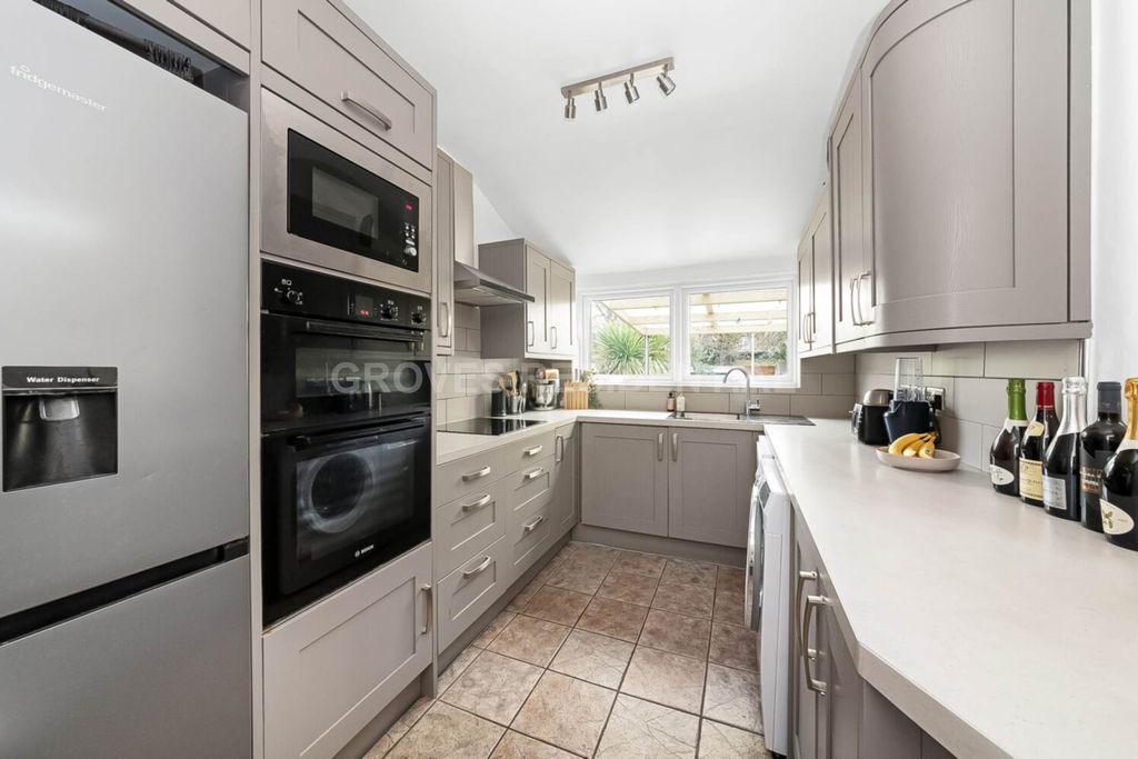 Property photo 3 of 15