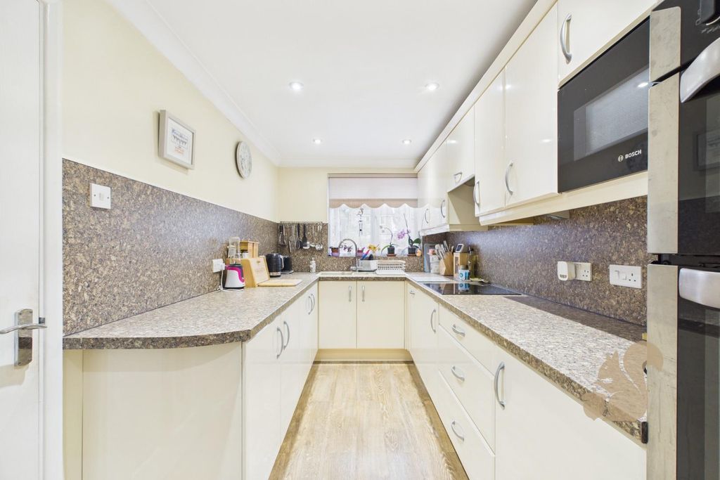 Property photo 2 of 23 Cam01659G0-Pr0591-Still017.Jpg