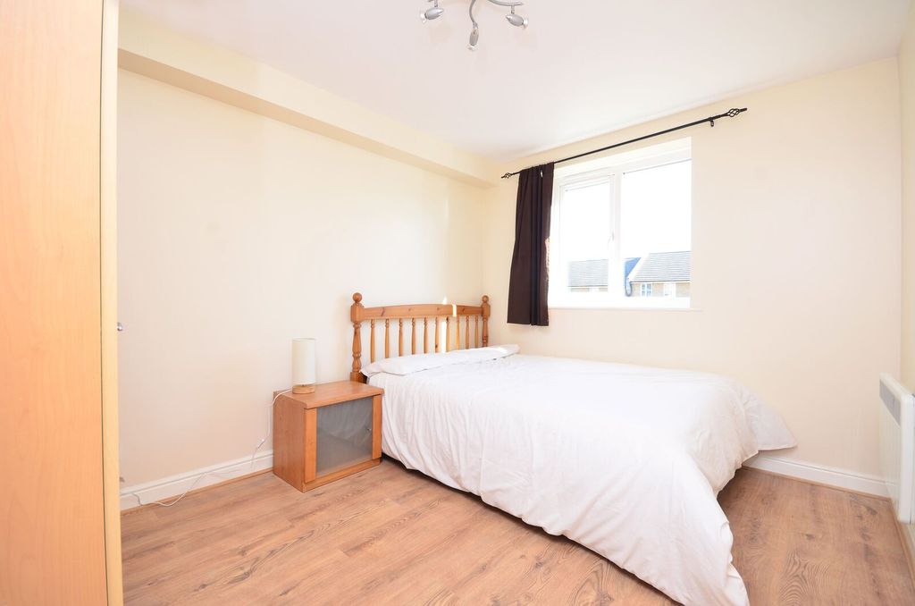 Property photo 2 of 26