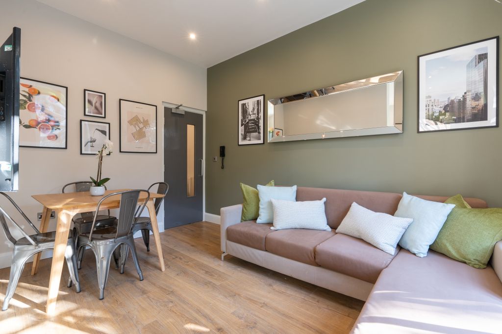 Property photo 1 of 14 Jesmond View Block A Flat 1 Living Room 2