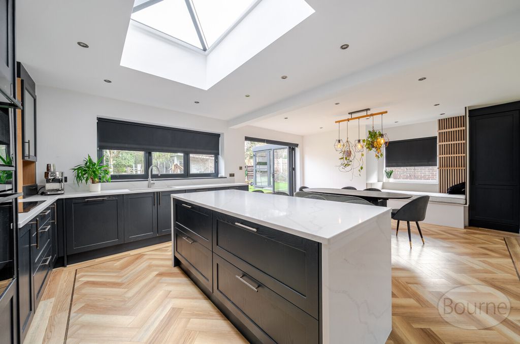 Property photo 2 of 20 17A7F935-002B-437...