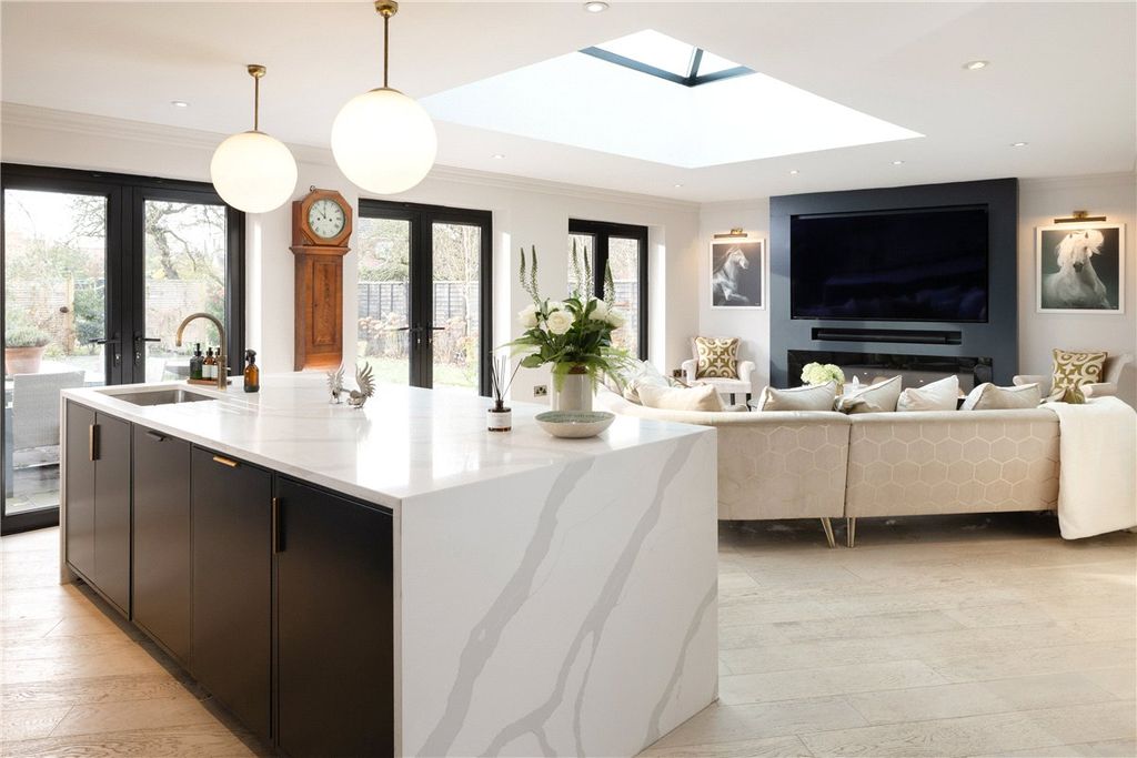 Property photo 3 of 34 Picture No. 10