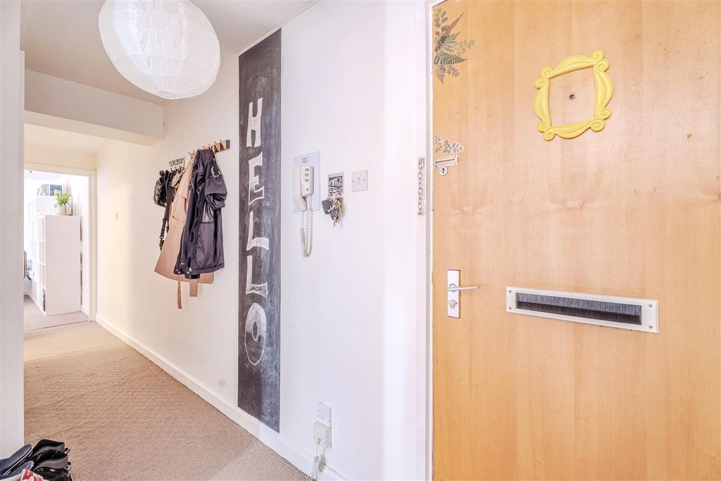 Property photo 3 of 18 42Wgraham-9.Jpg