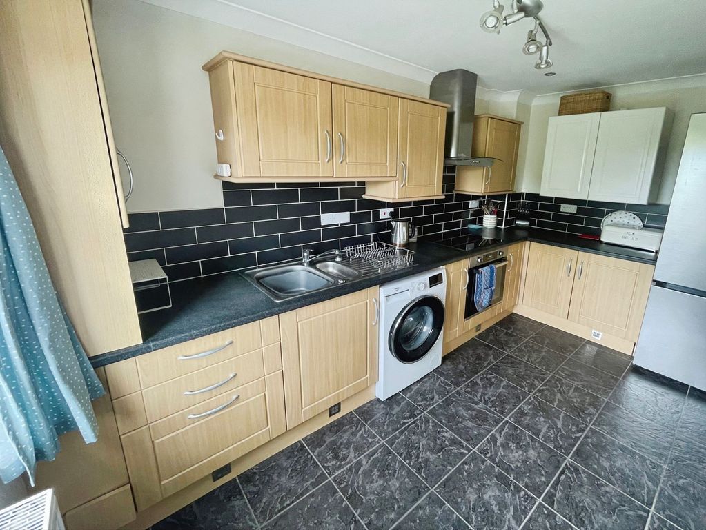 Property photo 3 of 21