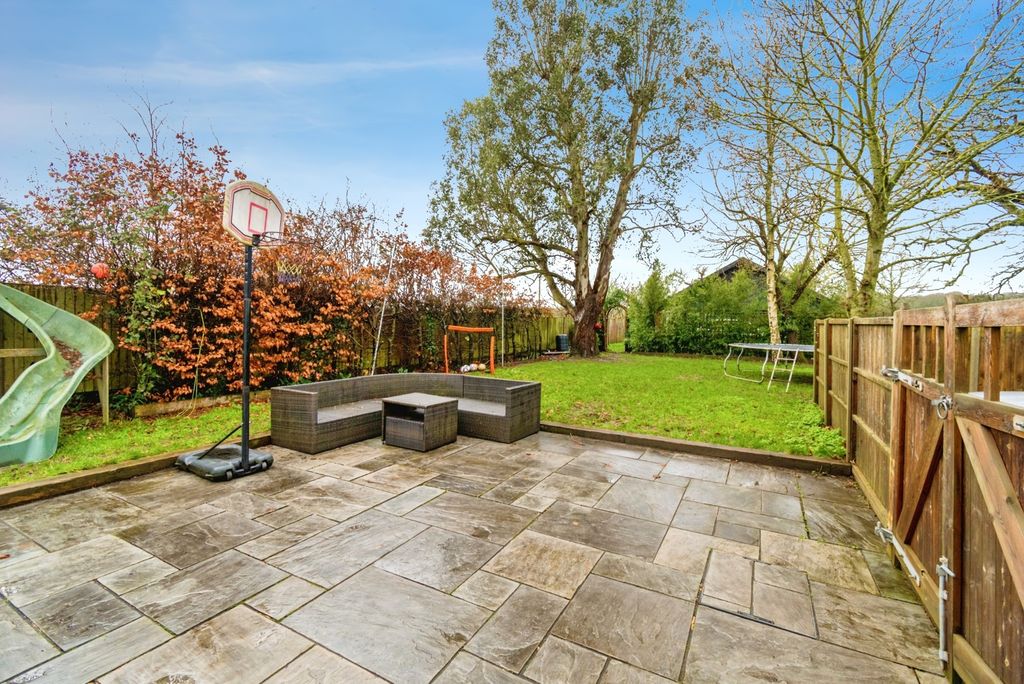 Property photo 1 of 31 Pbox-Img.Jpg