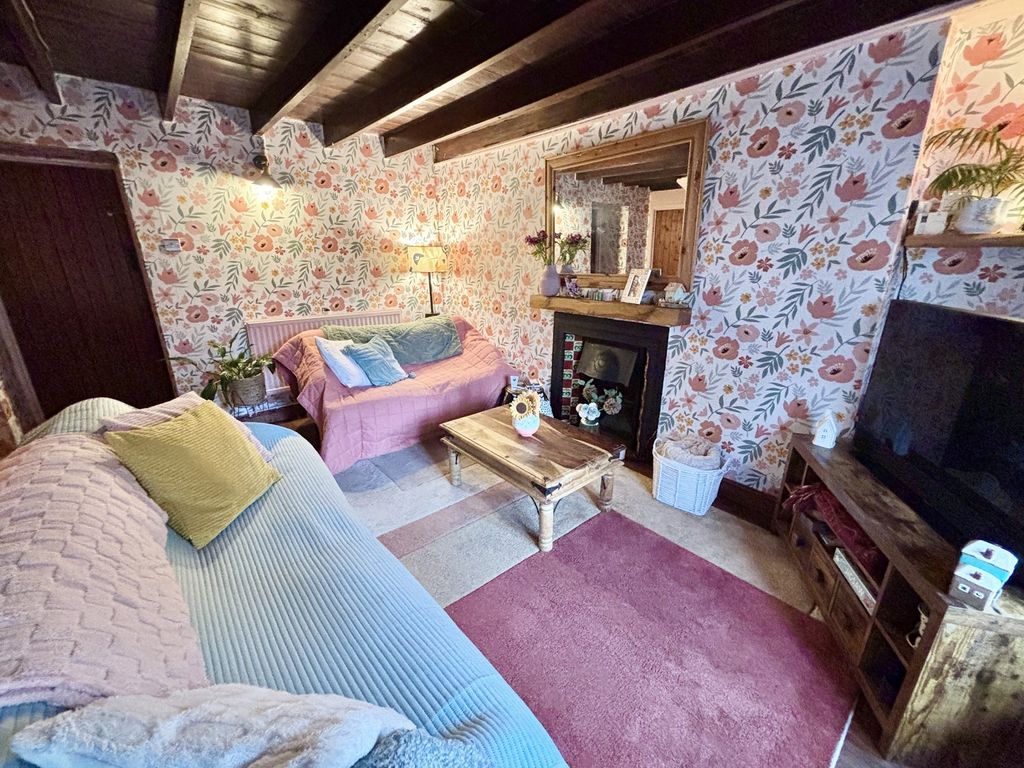 Property photo 2 of 26 Lounge