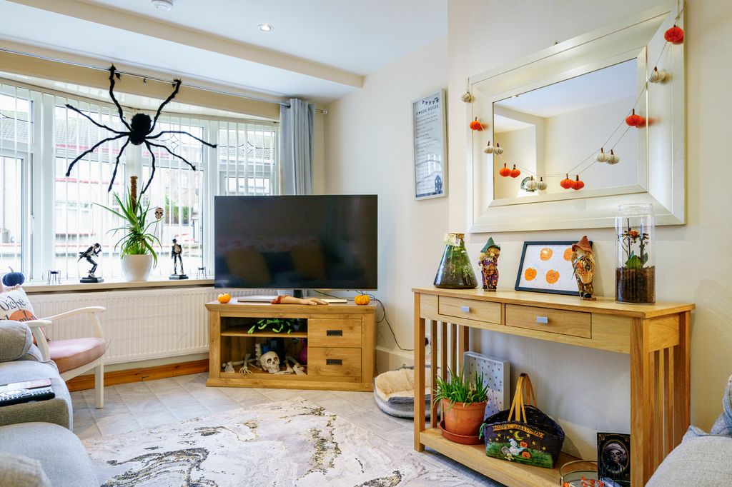 Property photo 3 of 31