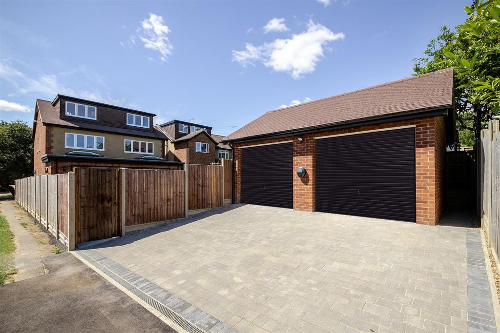 Property photo 3 of 40 15Abriarroad-87.Jpg