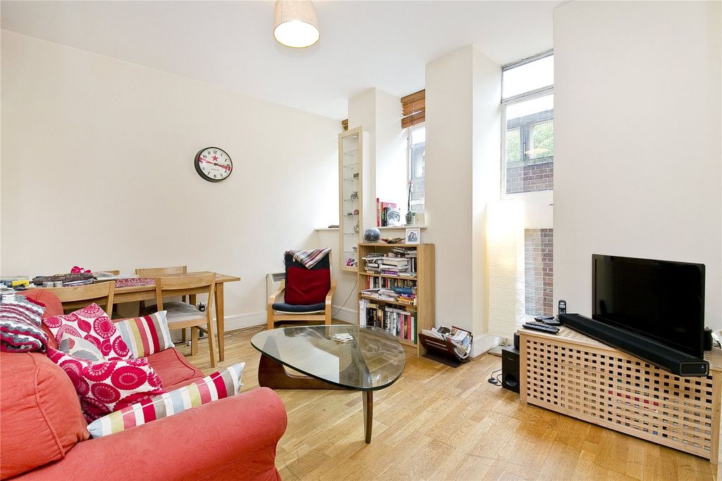 Property photo 2 of 6