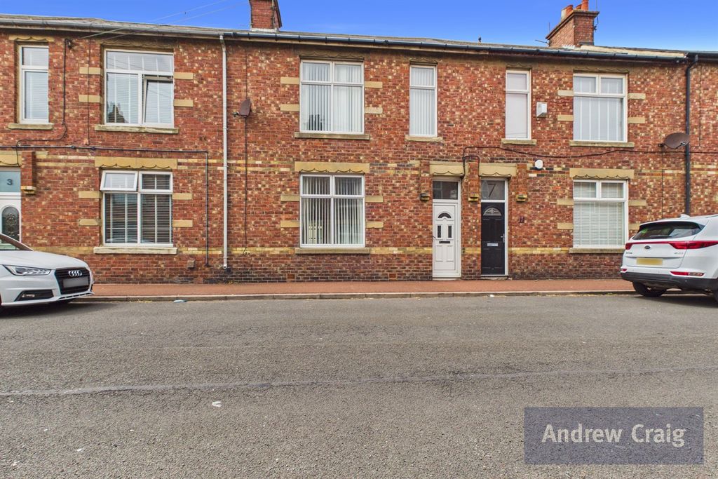 Property photo 1 of 15 (Main)
