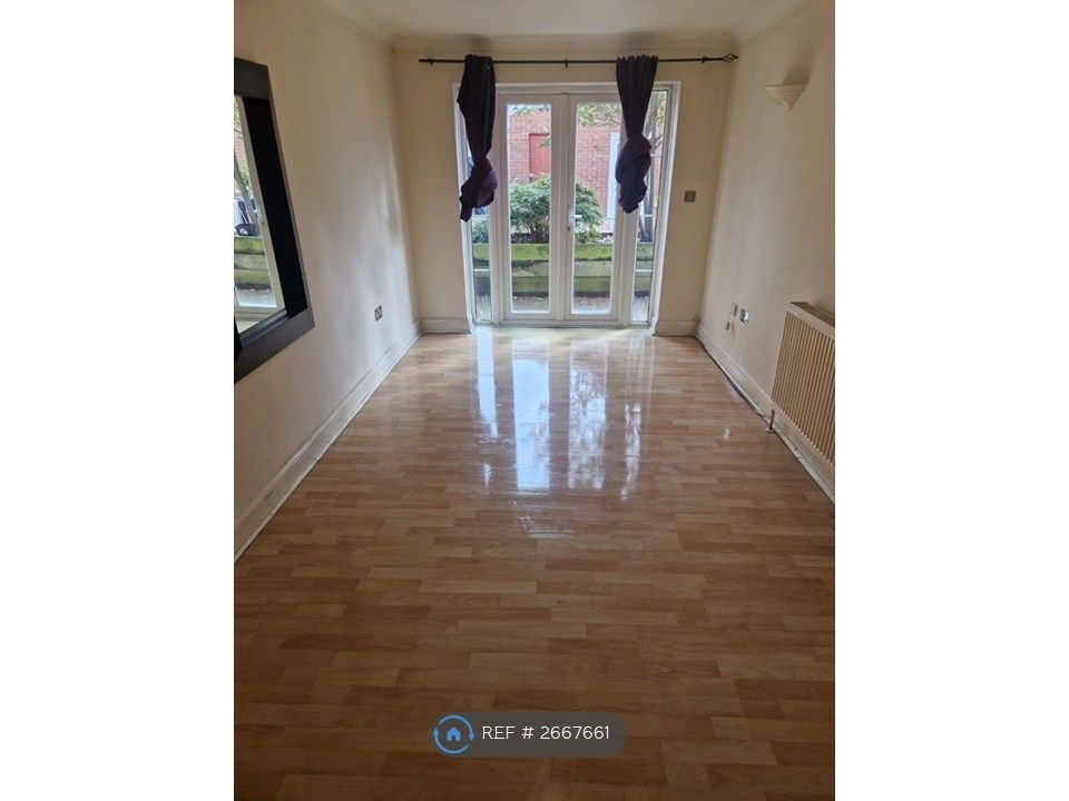 Property photo 2 of 7 Living Room