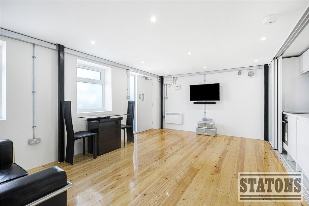 Property photo 3 of 11 Picture No. 20