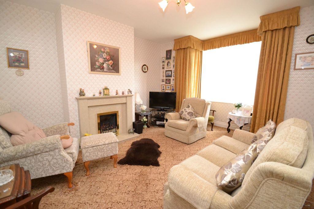 Property photo 2 of 15 Photograph 2
