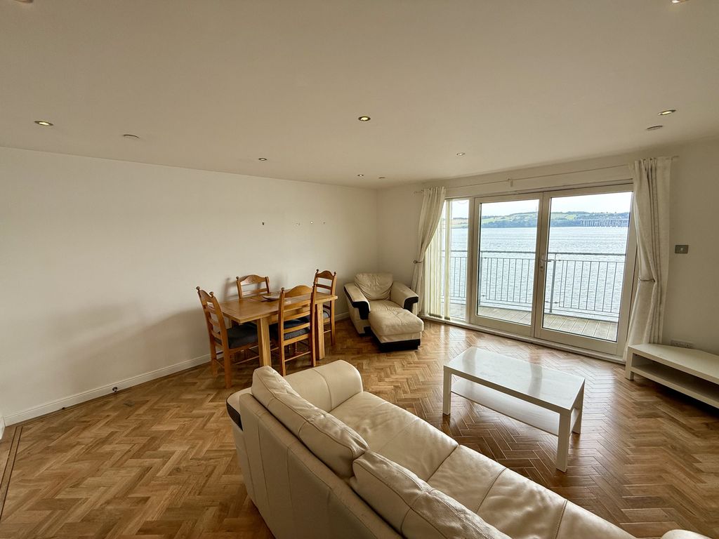 Property photo 2 of 12 Sitting Room