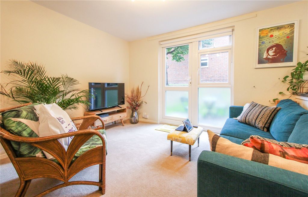 Property photo 2 of 9 Picture No. 11