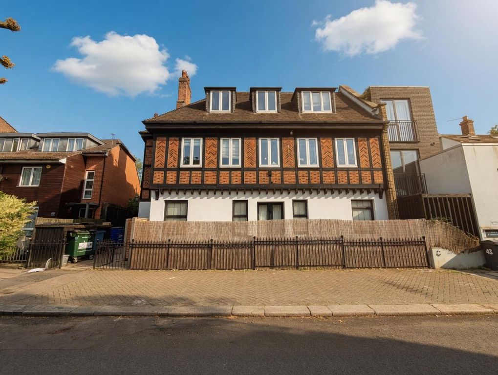 Property photo 1 of 7 Flat 4, 41 Wenlock House.Jpg