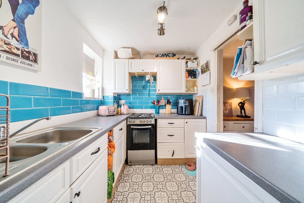 Property photo 3 of 12 Picture No. 10