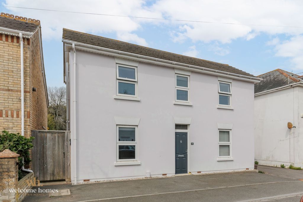 Property photo 1 of 18