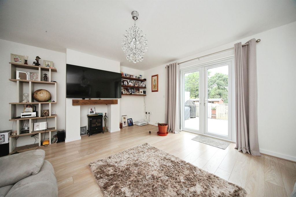 Property photo 3 of 15